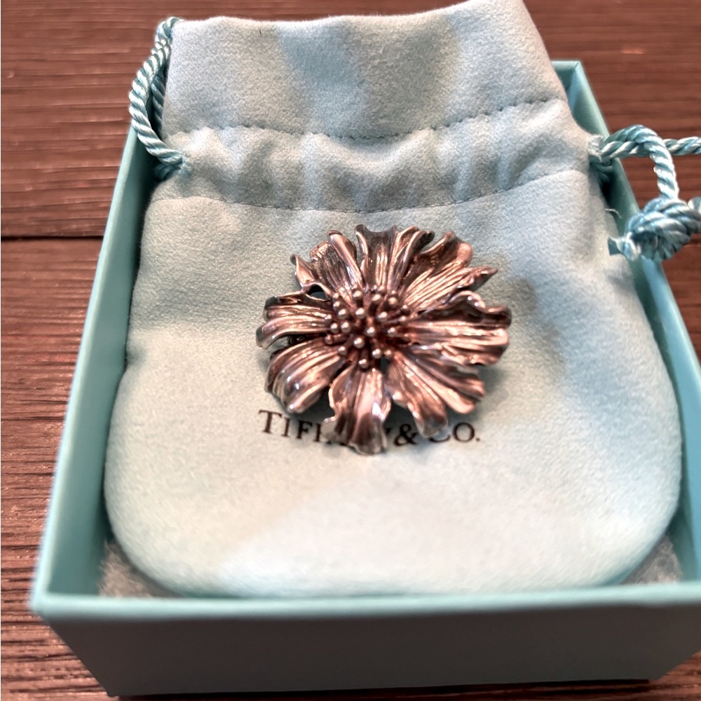 Tiffany&Co View 3